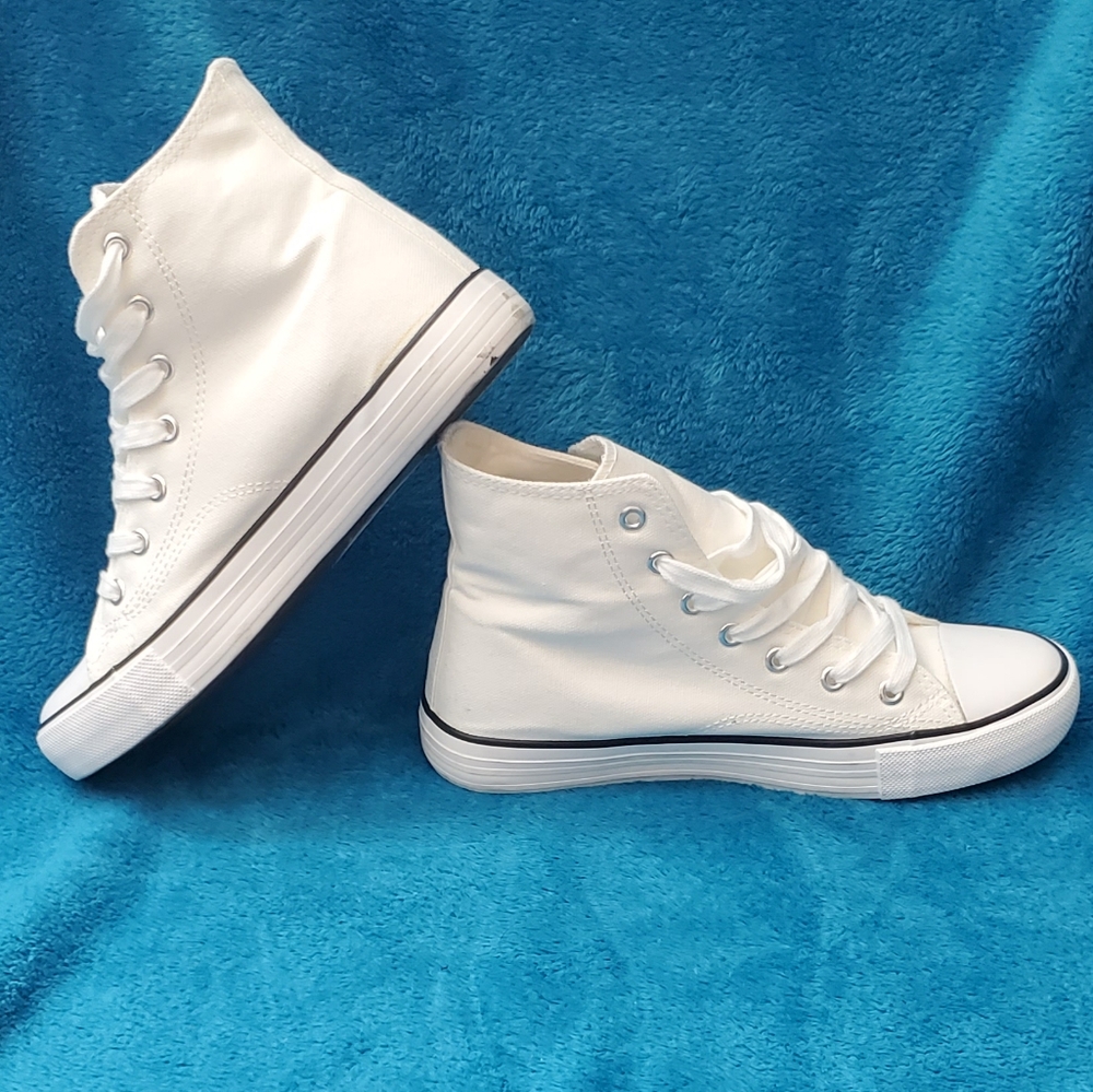 Hi-top Sneakers